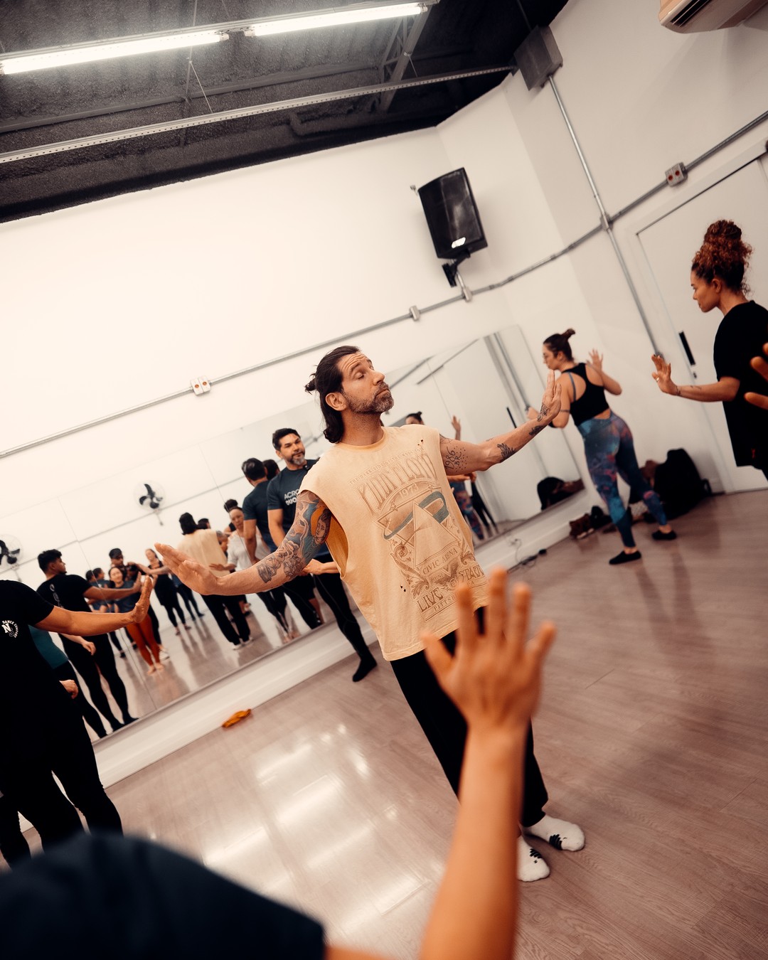 Sala cheia durante o workshop
